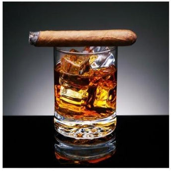 Arte de Pared Vidrio Templado Whisky Cigarro: Decoración Sofisticada para Bar