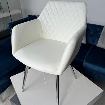 Silla de Comedor Alba Blanca Moderna: Elegante, Cómoda y Fácil de Limpiar