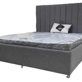 Cama Dallas Queen Tapizada Acolchada 115cm Altura Diseño Elegante Moderno Confort